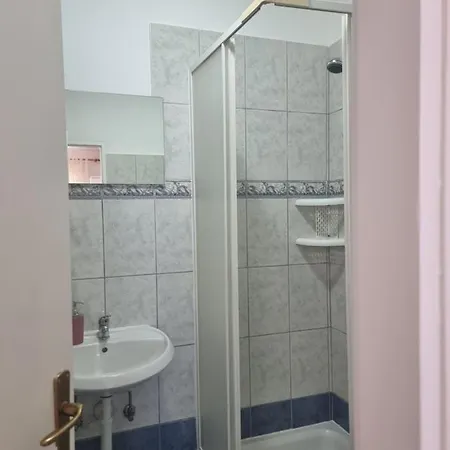 Apartmani Alen Dinjiska Exterior photo