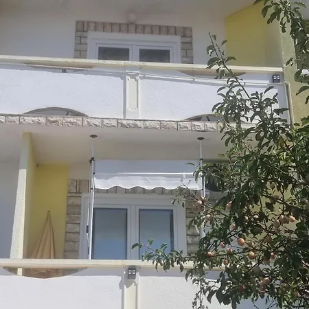 Apartmani Alen Dinjiska Exterior photo